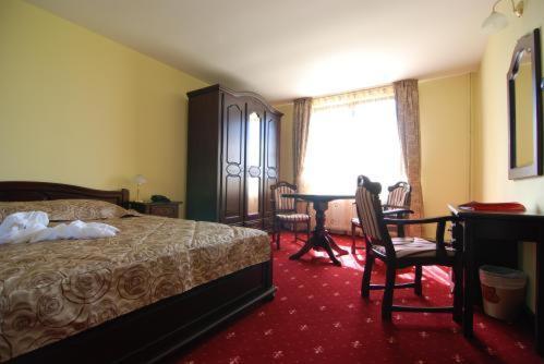 Grand Hotel Perla Ciucasului Тарлунгени Экстерьер фото